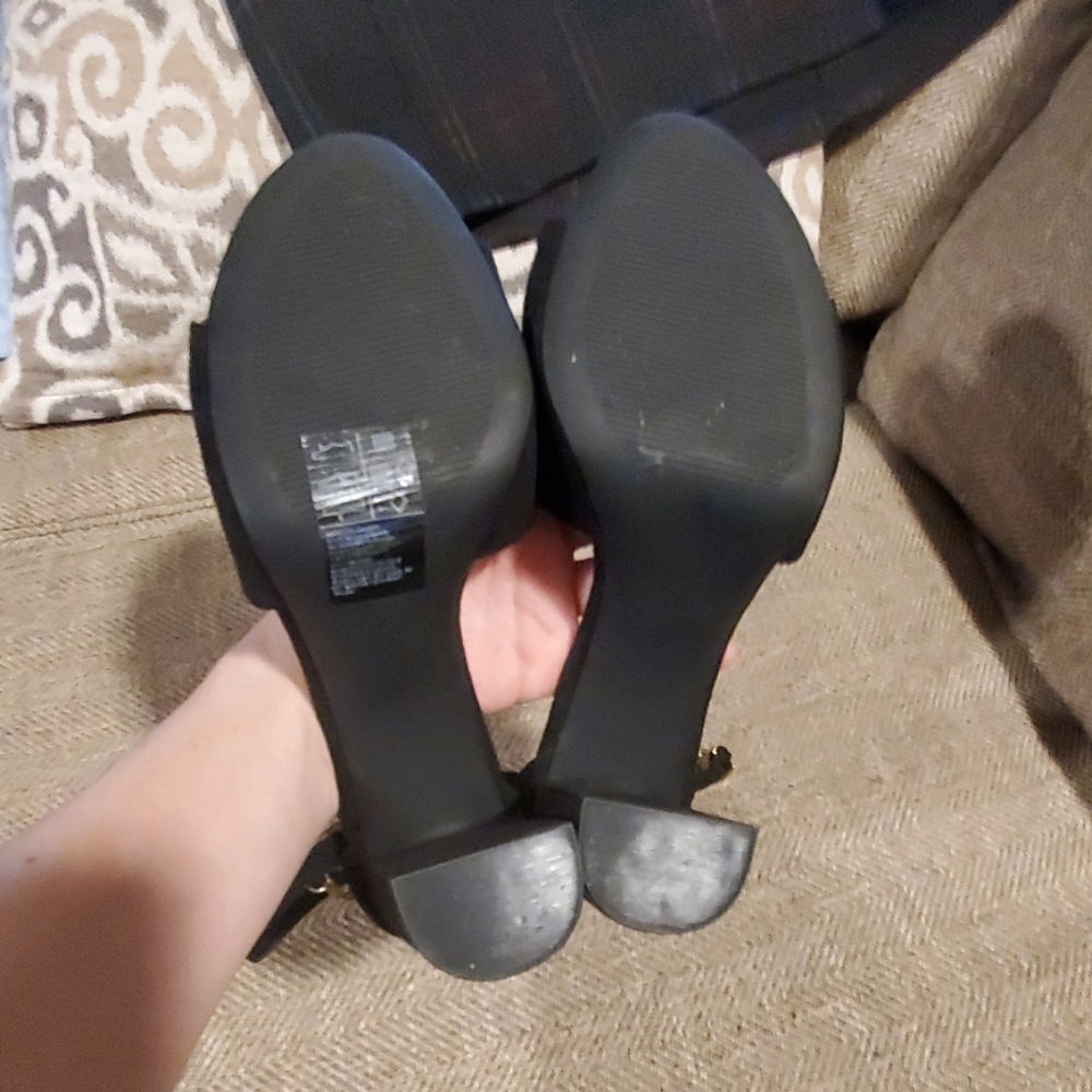 H&M Heels - Picture 4 of 4